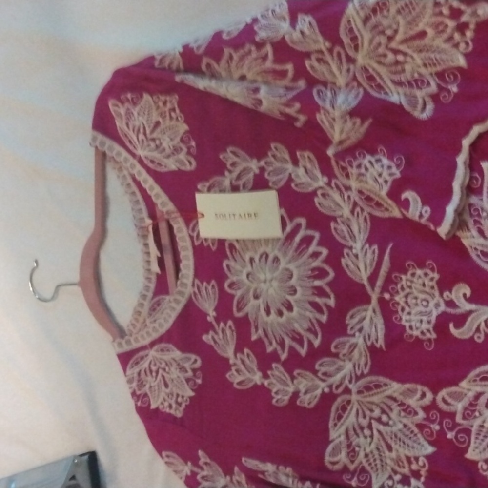 Fuschia pink with white embroidery blouse 3/4 sleeve size M